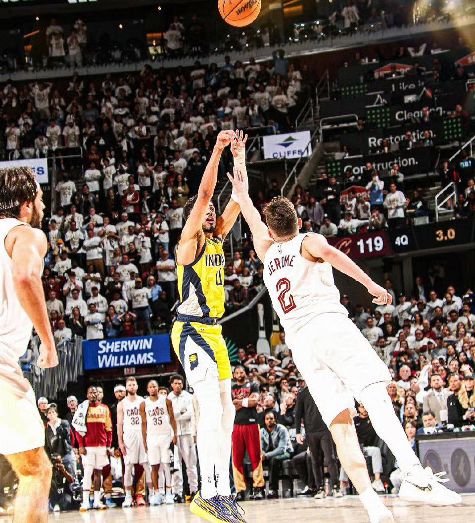 vsports体育-NBA季后赛战况激烈，球队实力对比尽显
