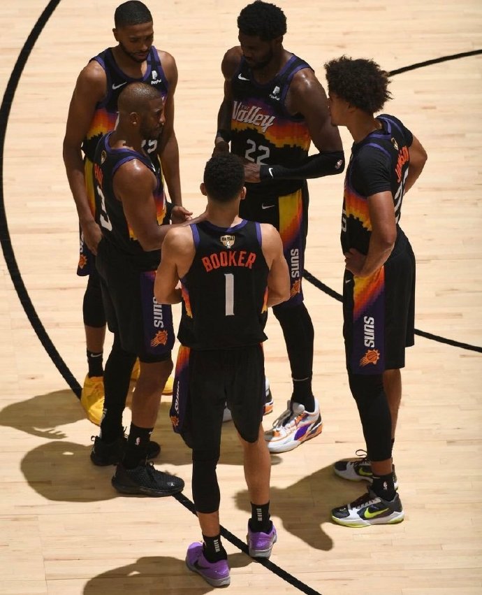 NBA季后赛战况激烈，球队实力对比尽显