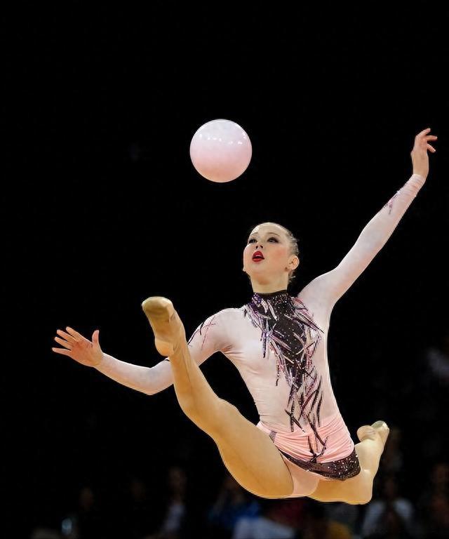 乌克兰运动员在比赛中斗志昂扬