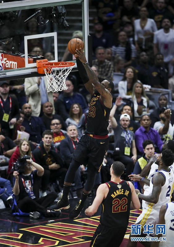 骑士队主场横扫对手,势不可挡 骑士队主场横扫对手,势不可挡