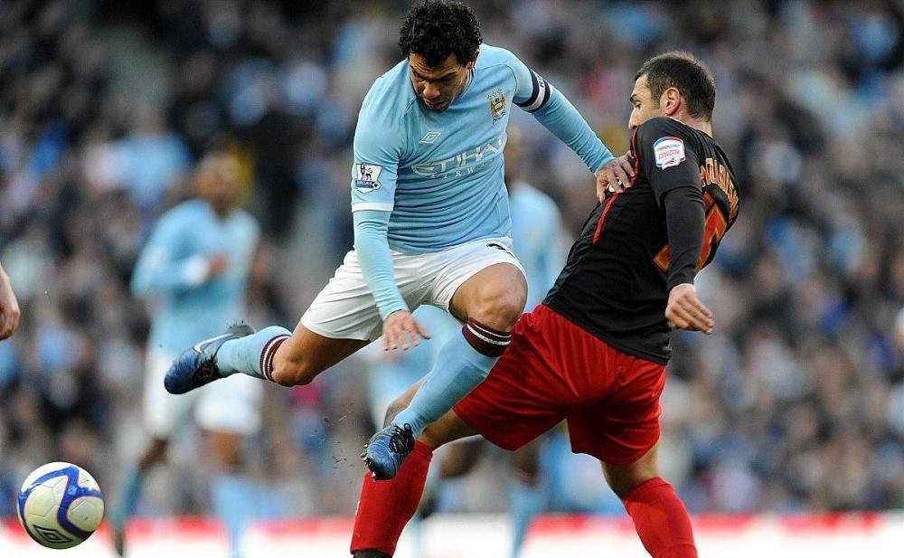 拜仁慕尼黑双线作战，夺取双料冠军