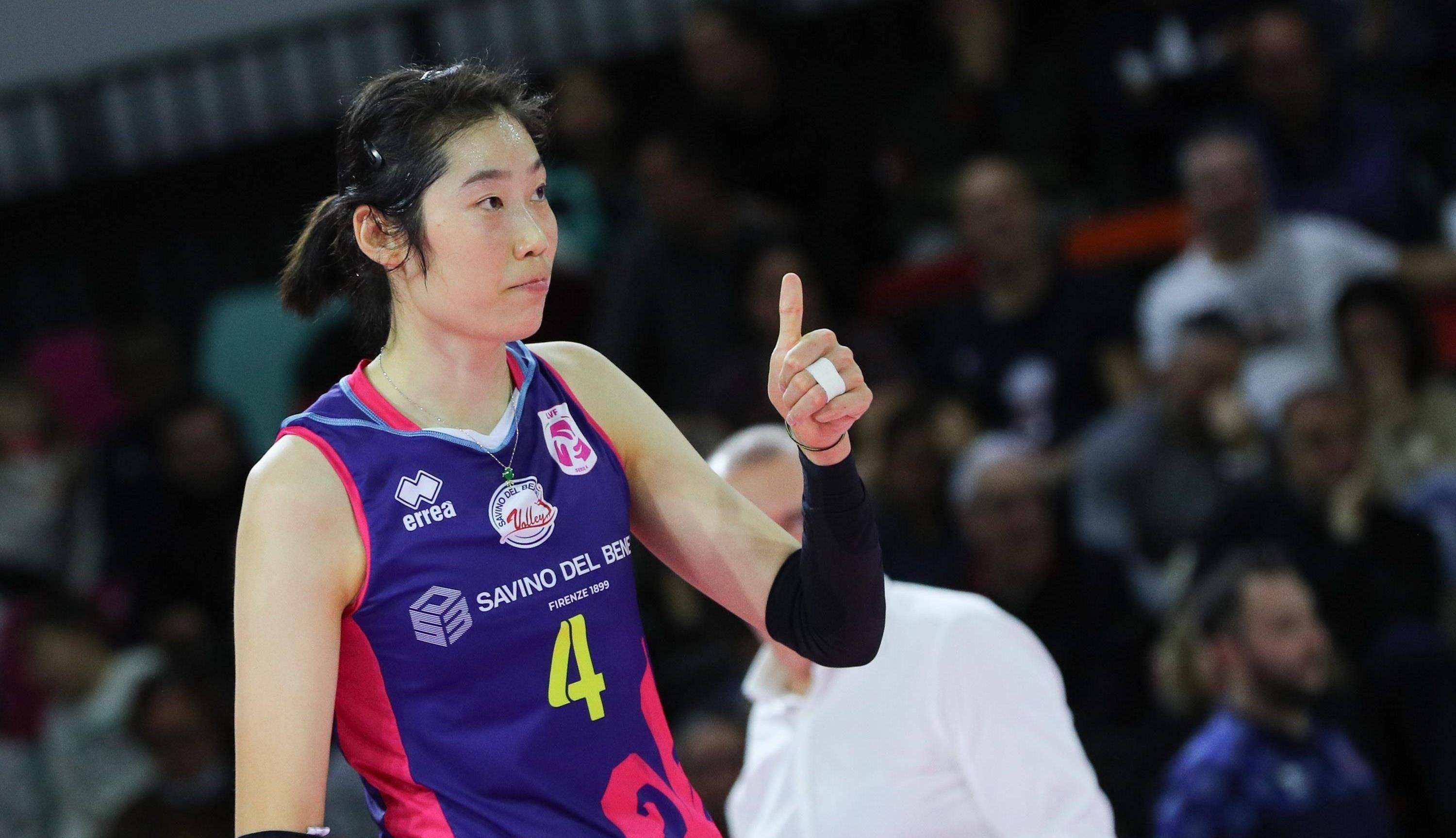 女排选择朱婷发挥稳定，助球队取得胜利